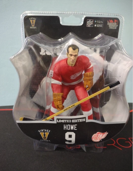 2017-18 NHL Imports Dragon 6" Legends Gordie Howe # 9 Detroit Red Wings Le