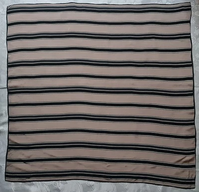 BUFANDA VINTAGE AUTÉNTICA A RAYAS ARTE BEIGE NEGRO GRIS SEDA 42" CUADRADA Foto 1 de 3