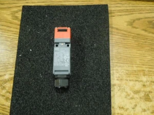 IDEC Model: HS5D-12 Safety Switch  - Picture 1 of 2