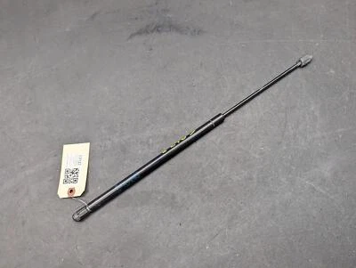 Suporte de vidro para janela traseira 2017 Cadillac Escalade ESV 2015 - 2020 - Imagem 1 de 4