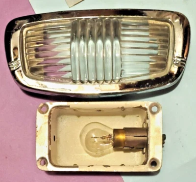 Lámpara domo interior Plymouth/Dodge 1942-54 luz con montaje de carcasa nuevo de stock Foto 1 de 3