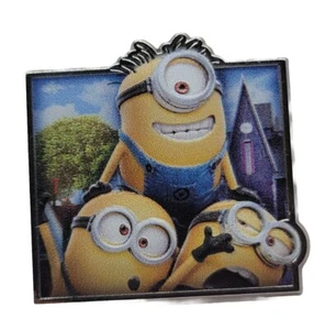 Universal Studios Pin Despicable Me Three Minions w/ Gru's House Sculpted Trade - Picture 1 of 13