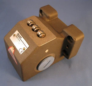 Balluff BNS 819-B3-R12-72-10-FD Multiple Position Switch - Picture 1 of 2