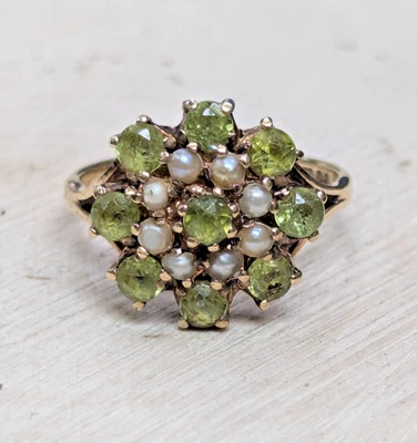 9ct Yellow Gold Ring Peridot and Pearl Stones Hallmarked ring Size N 1/2 - Image 1 of 4
