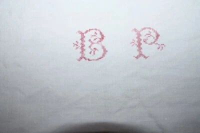 Nappe N°117 ancienne en lin  182 x 108 cm  monogramme rouge en coin et liteaux - Photo 1/4