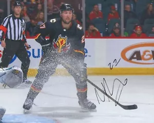 Nick Ritchie Signed 8x10 Photo Calgary Flames Autographed COA - Picture 1 of 1