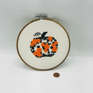 Halloween Calabaza Primitiva Bordada Aguja Arte Popular Marco Redondo Otoño - Imagen 1 de 8
