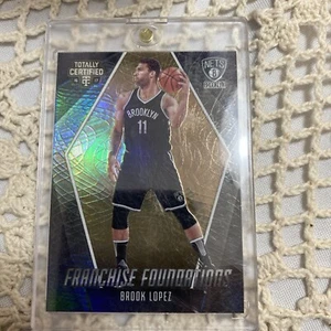 2016-17 Totally Certified Franchise Foundations Gold Brook Lopez /10 - Picture 1 of 3