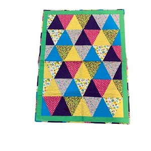 Vintage Baby Quilt Triangle Blocks Quilted Machine Meandering Stitching EUC - Picture 1 of 5