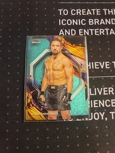 2024 Topps Finest UFC - Uncommon Robert Whittaker #104 Aqua Glitter Refractor - Bild 1 von 1