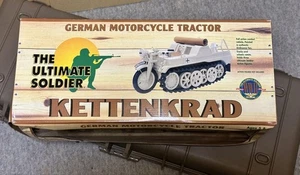 Out of print 21st CENTURY TOYS 1/6 German Kettenkrad - Picture 1 of 5