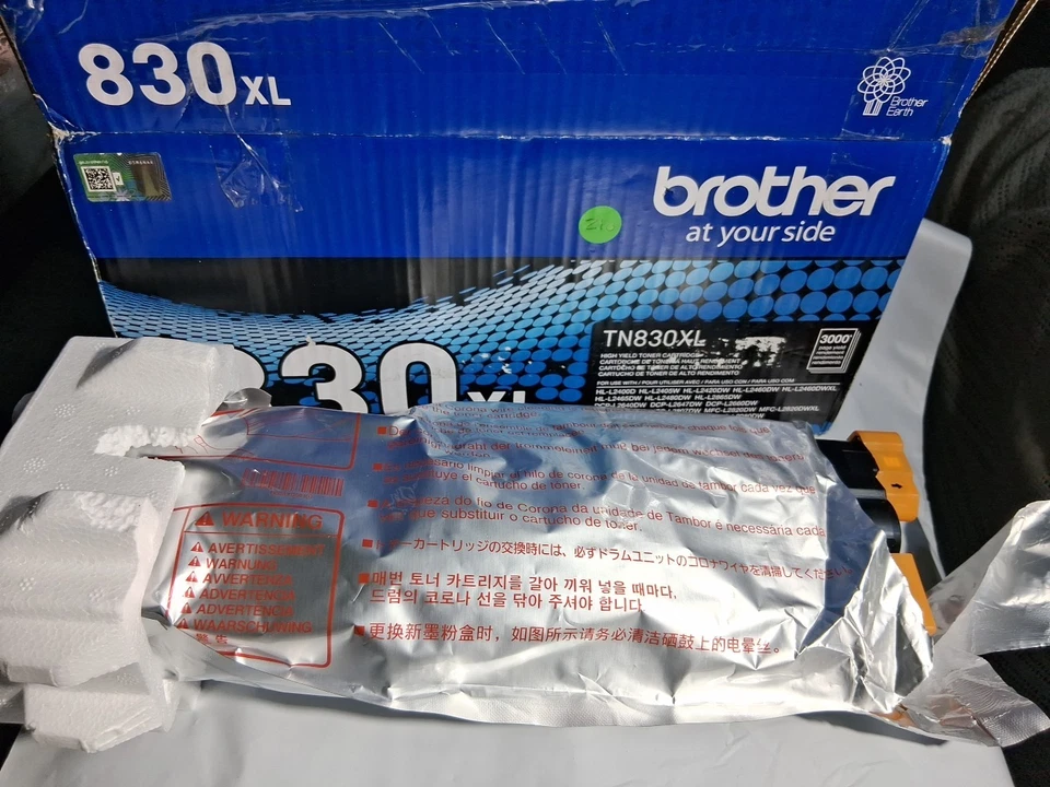 Cartucho de tóner negro Brother TN830XL Foto 1 de 3