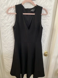 Lulus Fit & Flare Classic Little Black Dress Lined V Neck M Sleeveless - Bild 1 von 9