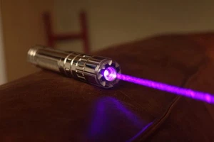 Walküre 405 - Violett/Lila 405nm Laserpointer von Tinker - 1mW - Bild 1 von 1