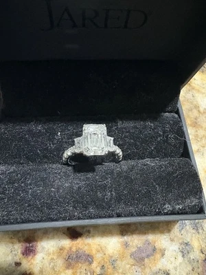 4 Carat Emerald Cut Engagement Ring - Image 1 of 4