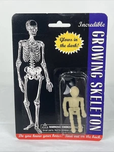 Vintage 1995 Incredible Growing Skeleton Glows In The Dark Neu in Verpackung - Bild 1 von 6