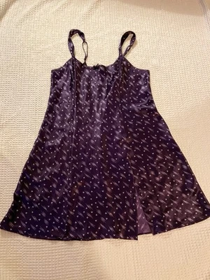 Morgan Taylor Íntimates Talla M Pecho-18" Cintura-181/2" Largo-26" Longitud Ranura-71/2" Foto 1 de 4