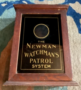 Armario de pared para sala de vigilancia NEWMAN WATCHMAN'S PATROL SYSTEM 17 1/2" x 13 5/8 x 6" - Imagen 1 de 17