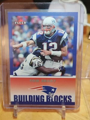 2002 FLEER TOM BRADY BUILDING BLOCKS #256 PATRIOTS - Image 1 of 2