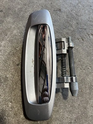 Conjunto de manija de puerta exterior delantera derecha Infiniti G35 2003-2006 sedán OEM Foto 1 de 3