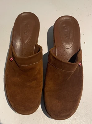 Zuecos o mulas Ecco de gamuza marrón para mujer talla 7,5us/38eu Foto 1 de 4