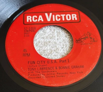 Tony Lawrence & Bonnie Graham The Goodtimers – Fun City USA 45 RPM Record 7" - Bild 1 von 4