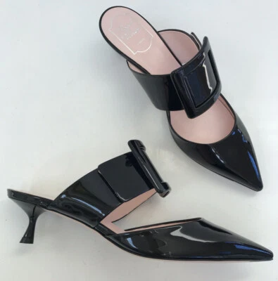 Nuevo ROGER VIVIER 39.5 Patente Hebilla ~2" Tacón Gatito Punta Punta Mula Bombas Negro Foto 1 de 4