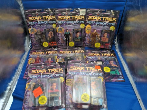 Star Trek Deep Space Nine, 8 Figures Playmates 1993, Near-Complete set! Cover