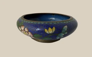 Small Old Chinese Enamel Brass Cloisonné Bowl - Picture 1 of 7