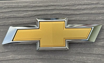 Emblema logotipo emblema tampa traseira cromada e dourada Chevy Cruze 2014 - Imagem 1 de 4