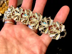 VTG 50s Gold Tone 5 Leaf Clusters Station Link Bracelet 1" Wide 7.25" L~Unsigned - Picture 1 of 13