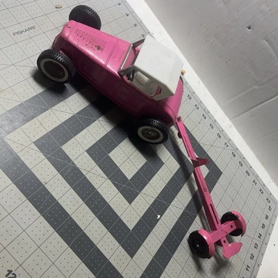 VINTAGE 1960s NYLINT FORD MODEL T Pink Jalopy And Pink Trailer - Image 1 of 4