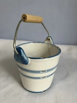 Декоративное ведро с ручкой деревенская керамика. Синяя и белая деревенская кухня  - Изображение 1 из 4