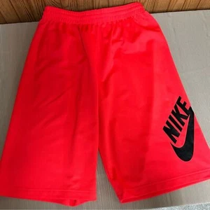 Boys NIKE SB shorts Size XL - Picture 1 of 4