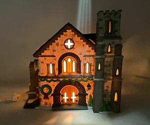 Department 56 Dickens Village Whittlesbourne Church 58211 - Picture 1 of 14