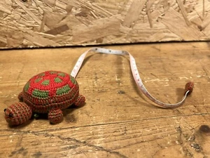 Nastro Tartaruga Misura Uncinetto Primaverile Uncinetto Maglia Cucito Verde Rosso - Foto 1 di 3