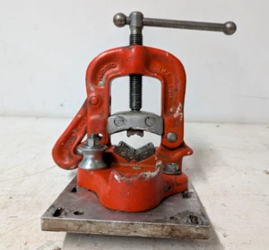 Ridgid No. 21 Bench Yoke Pipe Vise 1/8"-2" Pipe Holding Clamp - Picture 1 of 10