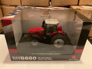 Universal Hobbies  1:32 1/32  Massey Ferguson 8680 tractor w/ rear duals