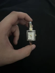 Persona Uhr - Bild 1 von 5