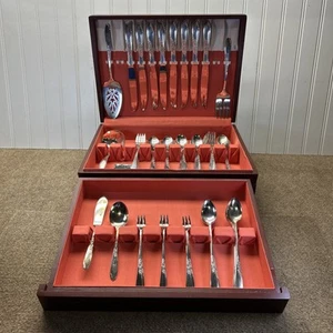 Vintage WM Rogers Oneida Silver Plated First Love Silverware 70 Piece Set Boxed - Picture 1 of 18