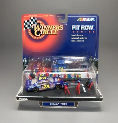 VTG Winner's Circle NASCAR Jeff Gordon Pit Row Series "Pulling In" Diorama Set - Image 1 of 4