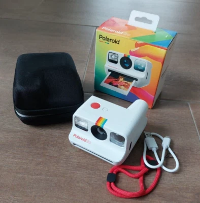 Sofortbildkamera Polaroid Go - Kamera  mit Case - Bild 1 von 4
