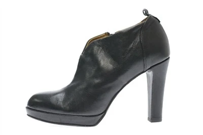 女士 ALBERTO FERMANI 黑色皮革踝靴高跟鞋 39 码全新! 475 美元 — 第 1/4 张图片