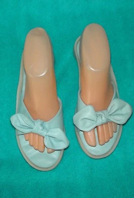 Luichiny ~ Diapositivas de cuero azul claro ~ Talla 7~Suelas de goma marfil "Agarre"~Hechas en Italia Foto 1 de 4