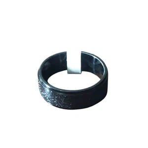Anillo de acero inoxidable negro mate unisex con acabado brillante sutil cómodo F - Imagen 1 de 5