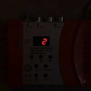 M66 ABS Humanized AV TO RF Home Modulator VHF/UHF Working Frequency EU Plug P FY - Bild 1 von 10
