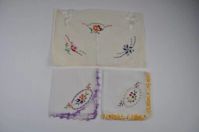 Pañuelos florales vintage 2 púrpura/amarillo 3 flores bastante nuevos  Foto 1 de 4