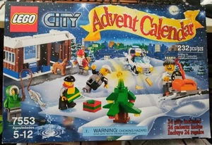 Nuovo e sigillato! LEGO CITY 7553 CALENDARIO DELL'AVVENTO 2011, Ritirato! 6 minifigure, cane, - Foto 1 di 4