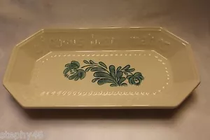Pfaltzgraff USA Green A JOYOUS HEART MAKES THE LOAVES TASTE BETTER Bread Tray - Picture 1 of 5