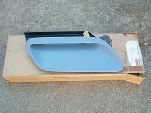 1970 71 72 73 74 Challenger R/T SE Rallye NOS MoPar Right HOOD SCOOP INSERT - Picture 1 of 2